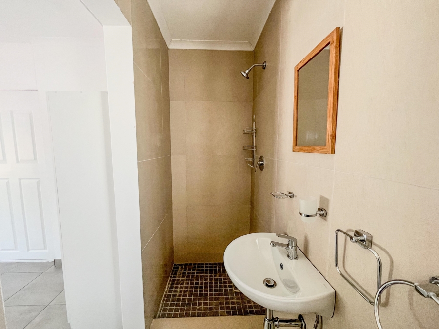 To Let 1 Bedroom Property for Rent in Pinelands Western Cape